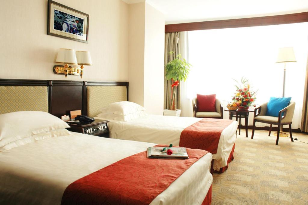 Luoyang Grand Hotel Room photo