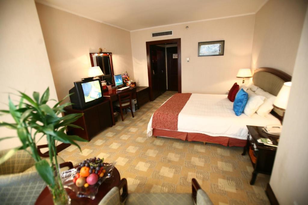 Luoyang Grand Hotel Room photo