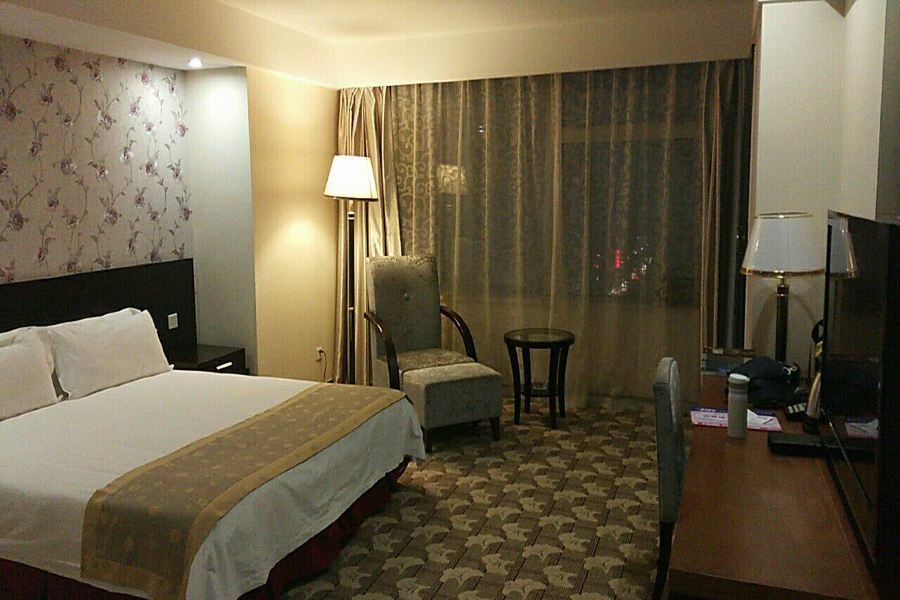 Luoyang Grand Hotel Exterior photo